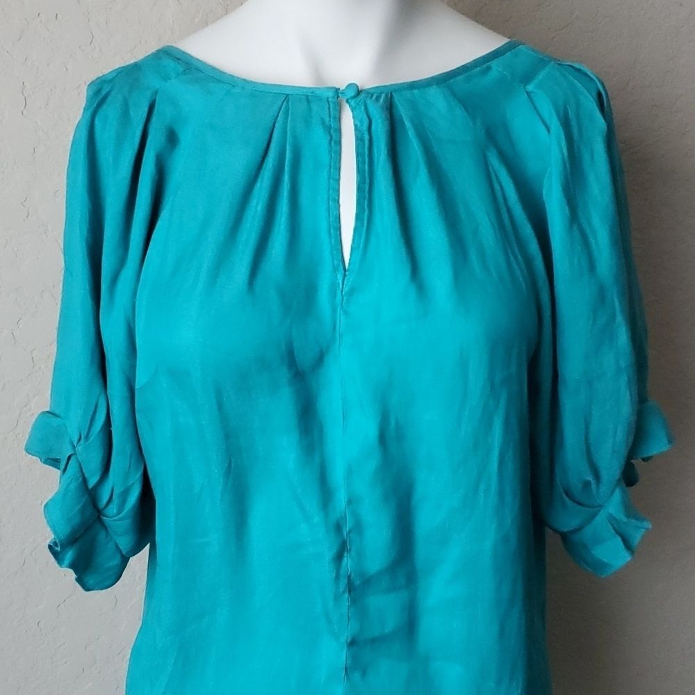 Express Teal Silk-Look Blouse Size Medium Pleated Keyhole Puff Sleeve Top - Picture 2 of 9